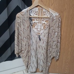 Tunic with lace